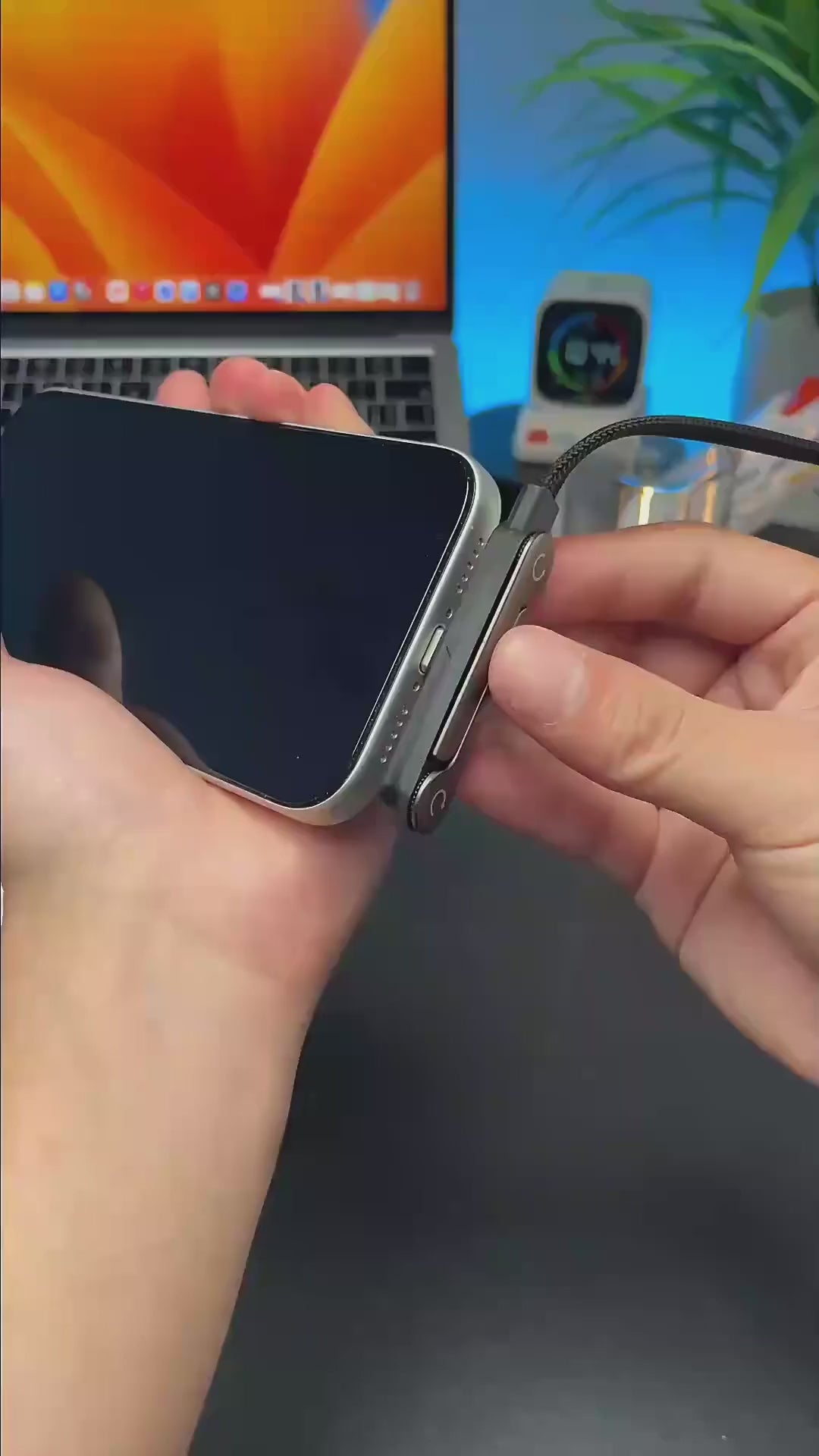kickstand-charging-cable demo