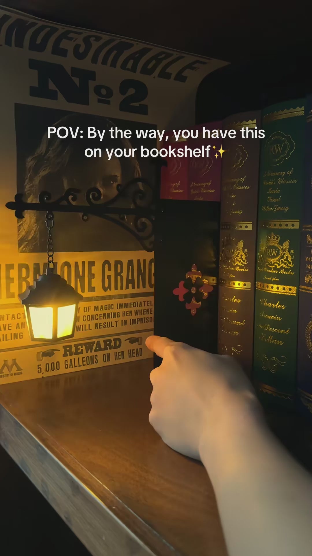 library-lantern-bookshelf-light demo